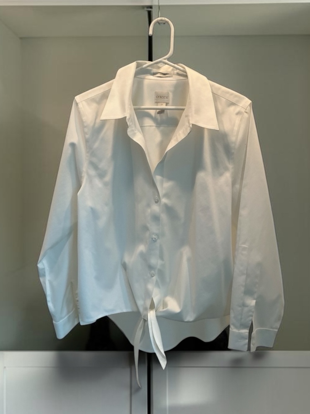 Chicoโs Preppy White No-Iron Cotton Tie-Front Shirt High-Low Hem Size 2